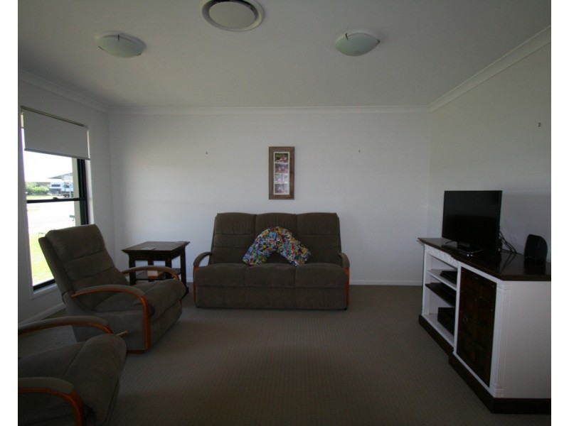 3 Sewell Street, Emerald QLD 4720