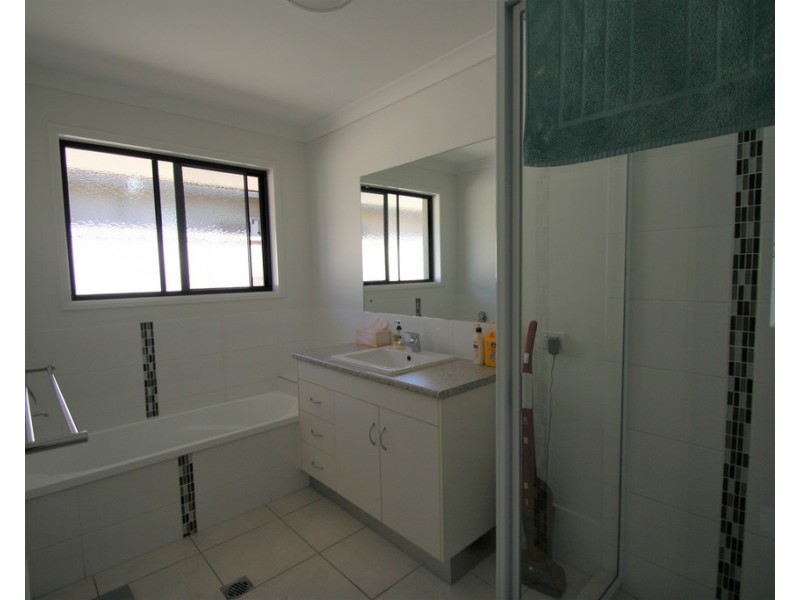 3 Sewell Street, Emerald QLD 4720