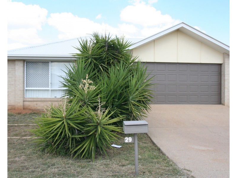 29 Lakeside Drive, Emerald QLD 4720