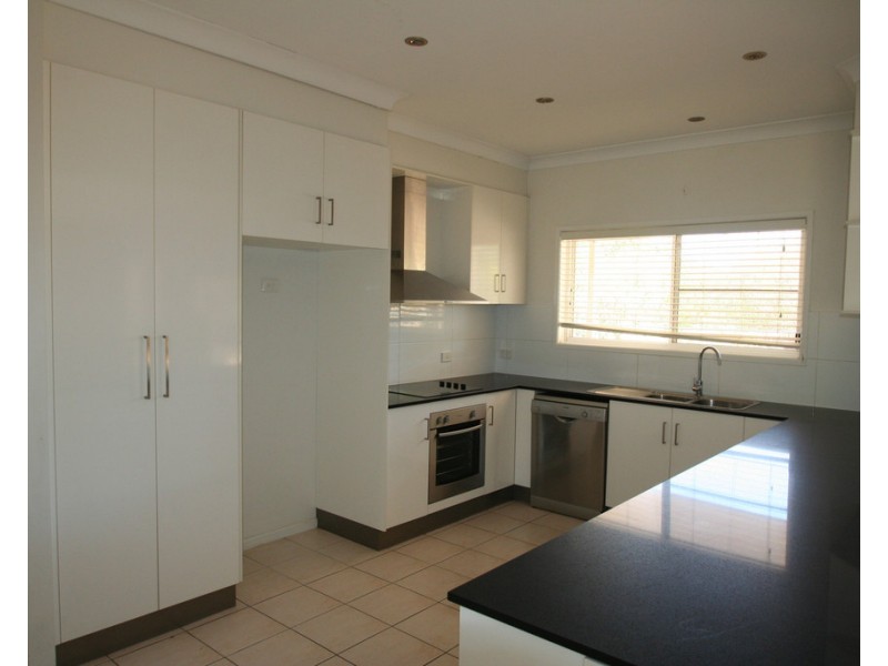 28 Slack Drive, Emerald QLD 4720