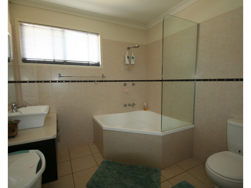 16/68 Moody Street, Emerald QLD 4720