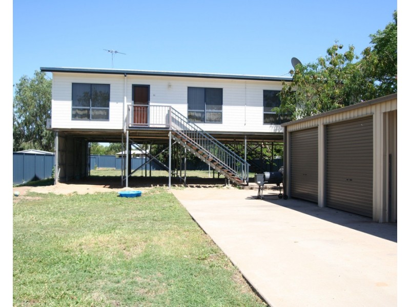 17 Gray Street, Emerald QLD 4720