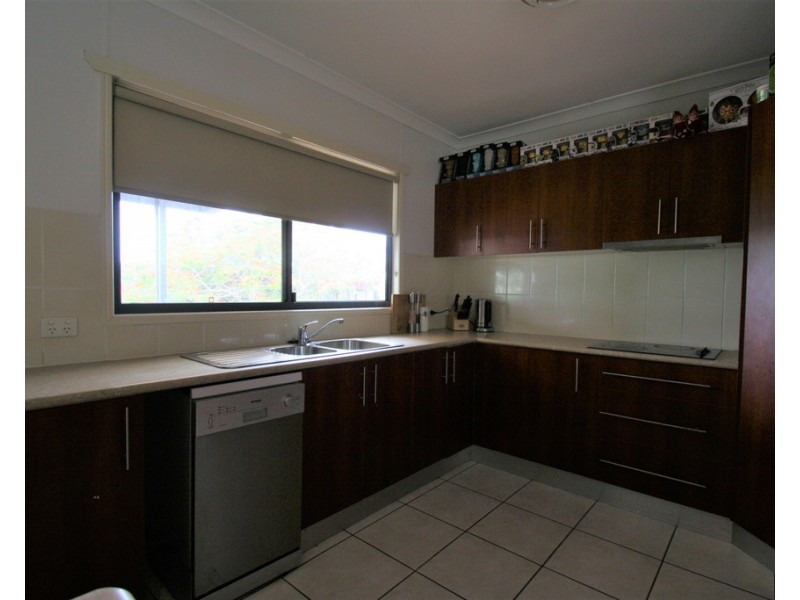 17 Gray Street, Emerald QLD 4720