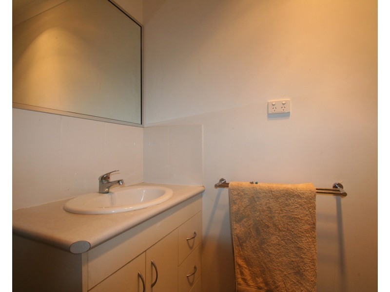 17 Gray Street, Emerald QLD 4720