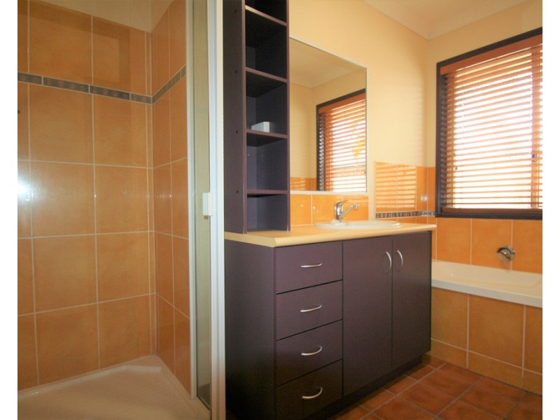 18 Vicki Close, Emerald QLD 4720