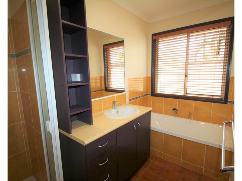 18 Vicki Close, Emerald QLD 4720