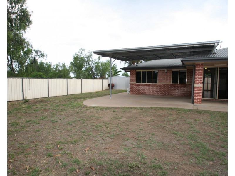 18 Vicki Close, Emerald QLD 4720