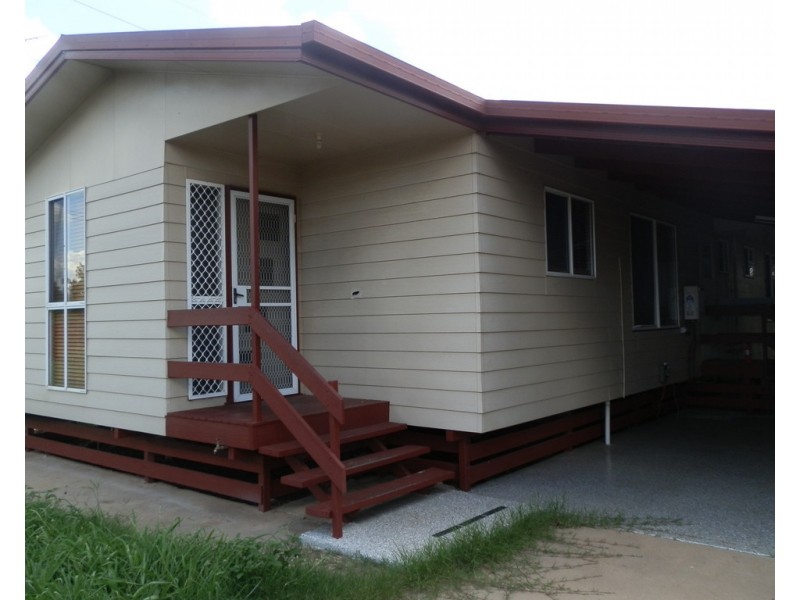 1/2 Roberts Street, Emerald QLD 4720