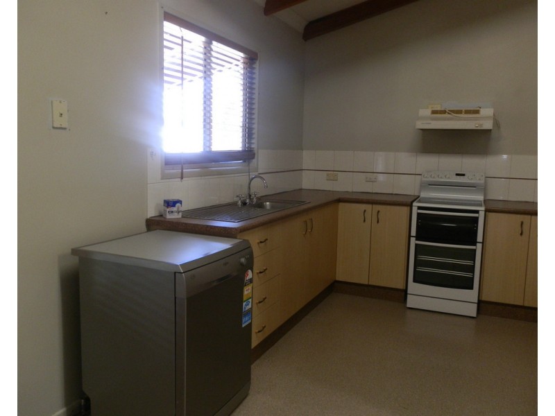 1/2 Roberts Street, Emerald QLD 4720