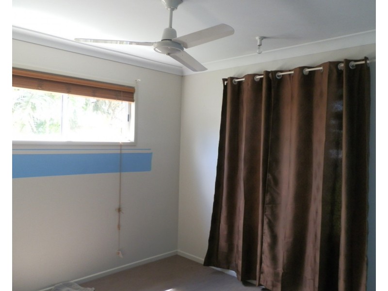 1/2 Roberts Street, Emerald QLD 4720