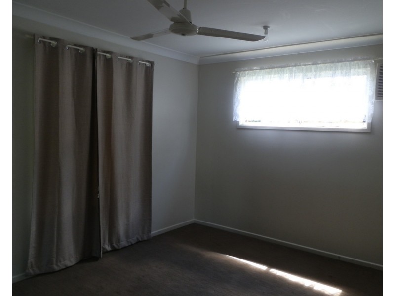 1/2 Roberts Street, Emerald QLD 4720