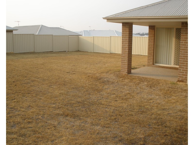 5 Windermere Street, Emerald QLD 4720