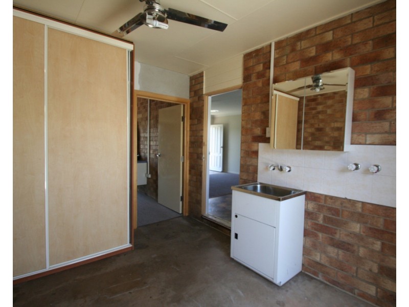 1/167 Opal Street, Emerald QLD 4720