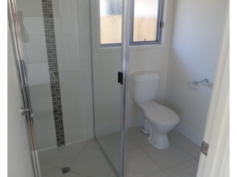 1/28 Lakeside Drive, Emerald QLD 4720