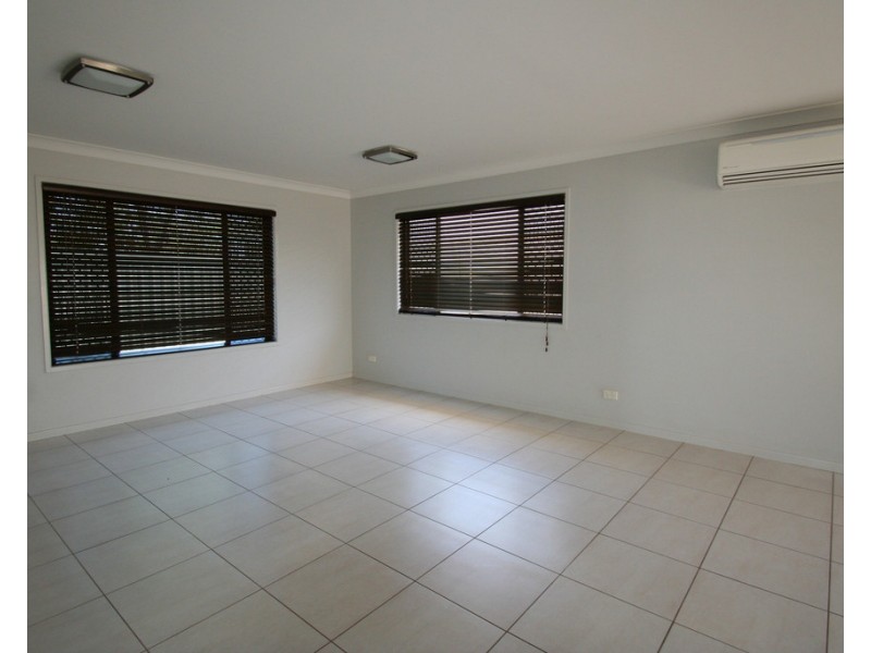 1/34 Brokenwood Street, Emerald QLD 4720