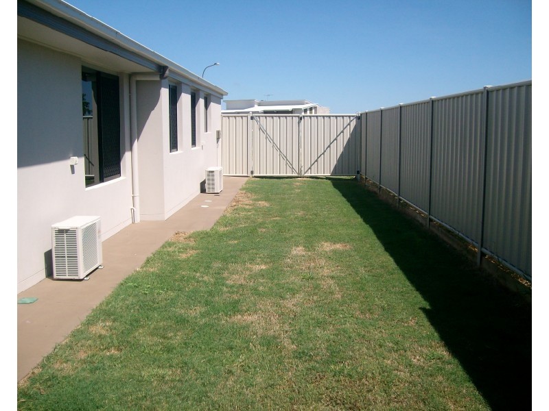 1/34 Brokenwood Street, Emerald QLD 4720