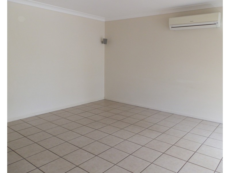 3 Crystal Court, Emerald QLD 4720