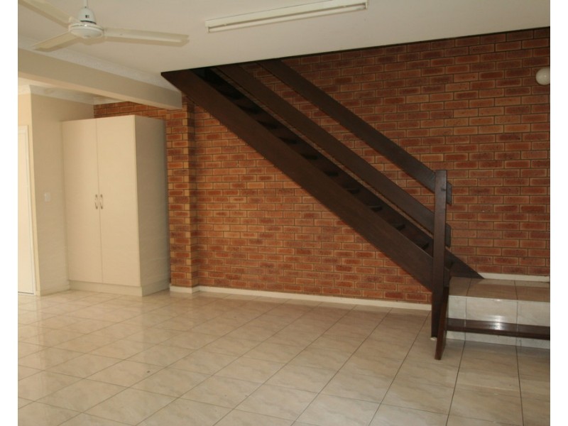 8/145 Egerton Street, Emerald QLD 4720