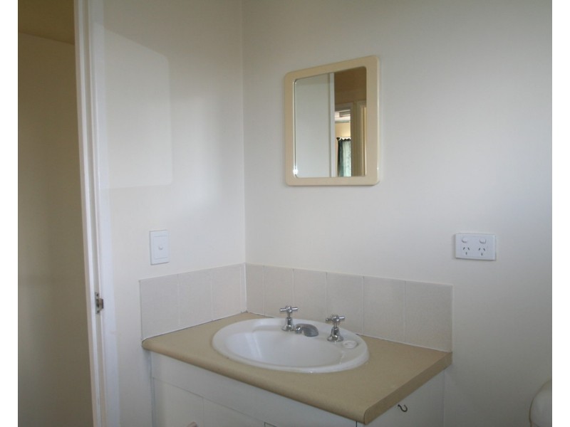 8/145 Egerton Street, Emerald QLD 4720