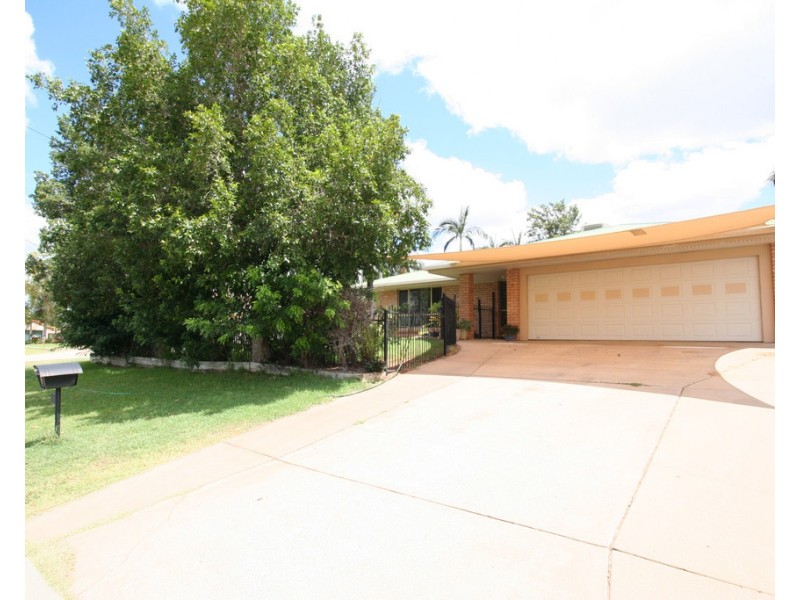 3 Crozier Crescent, Emerald QLD 4720