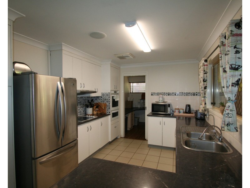 3 Crozier Crescent, Emerald QLD 4720