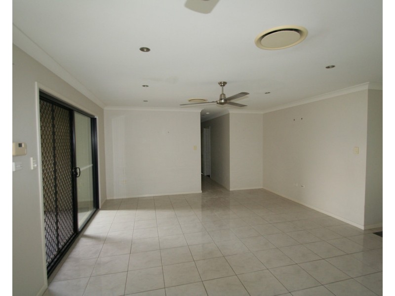 2 Vine Street, Emerald QLD 4720