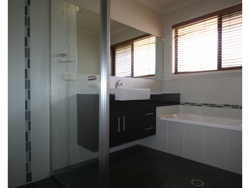 2 Vine Street, Emerald QLD 4720