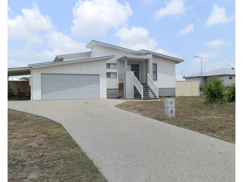 10 Ivers Place, Emerald QLD 4720