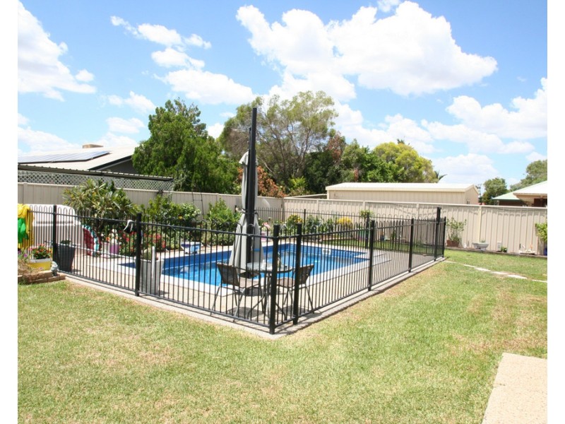 6 Highland Court, Emerald QLD 4720