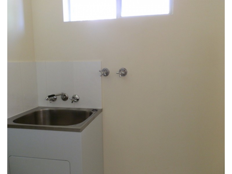 1/2 Expeller Court, Emerald QLD 4720