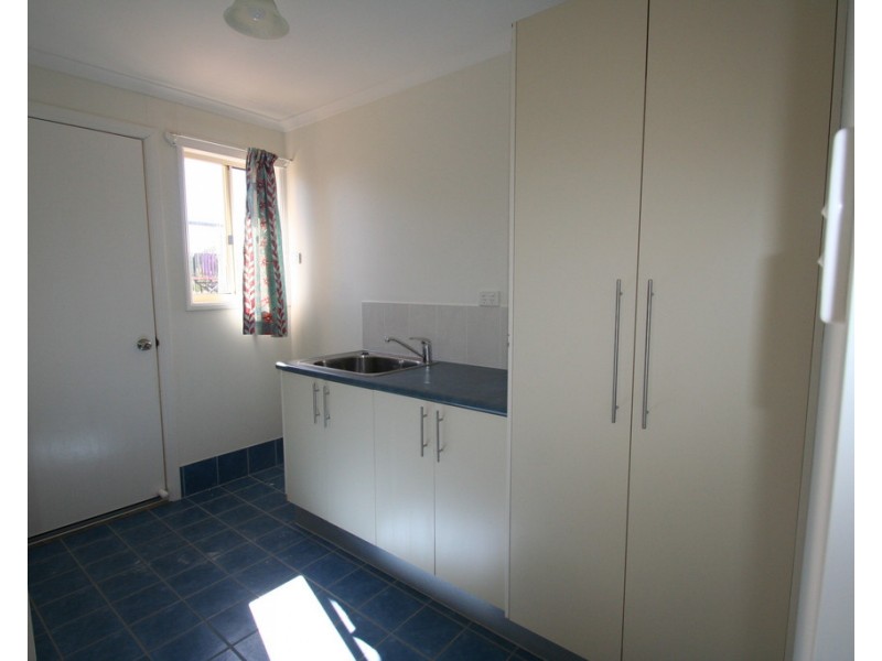 15 Gray Street, Emerald QLD 4720