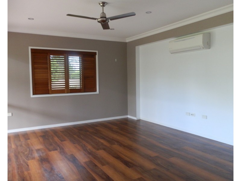 11 Carrington Place, Emerald QLD 4720