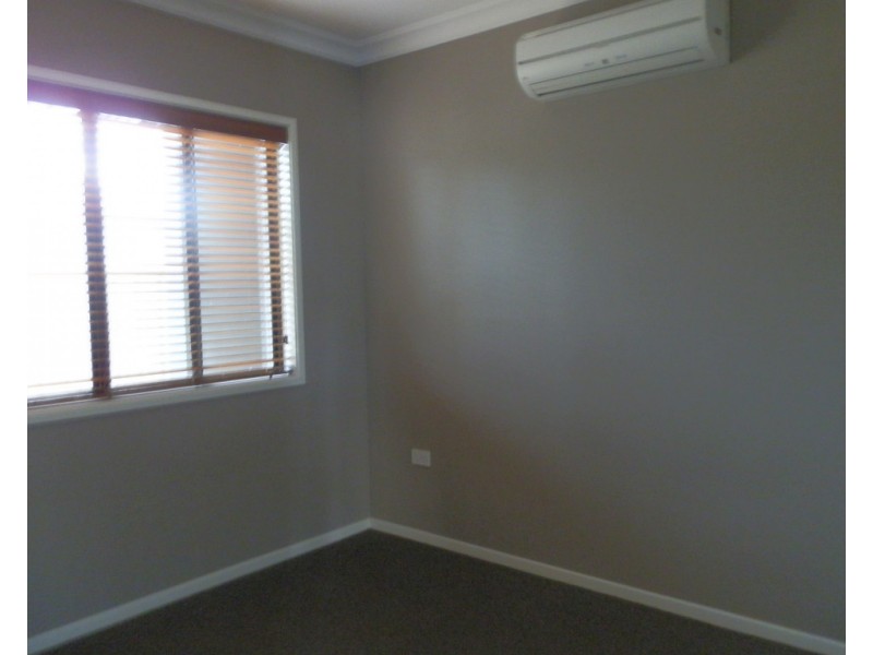 11 Carrington Place, Emerald QLD 4720