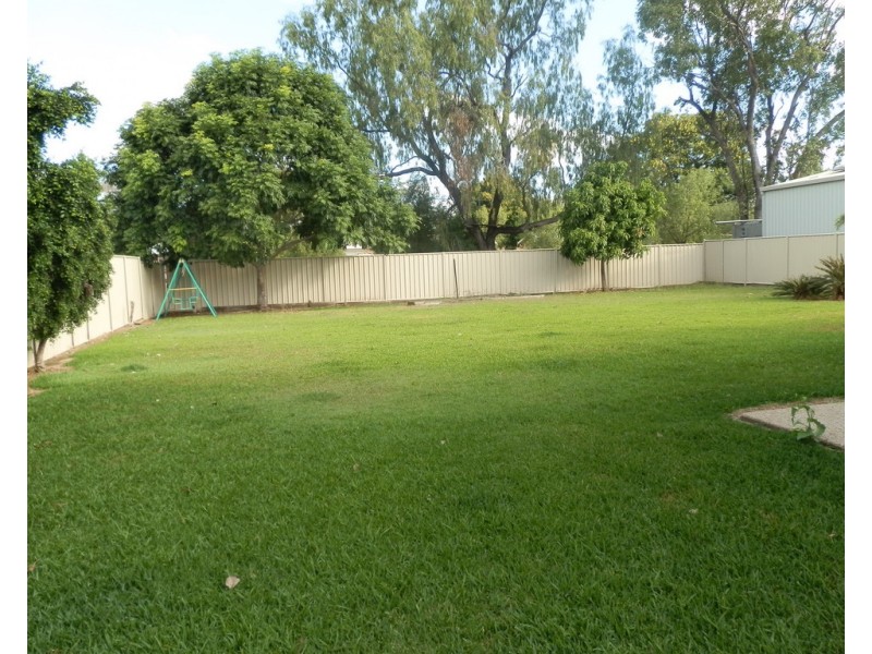 11 Carrington Place, Emerald QLD 4720