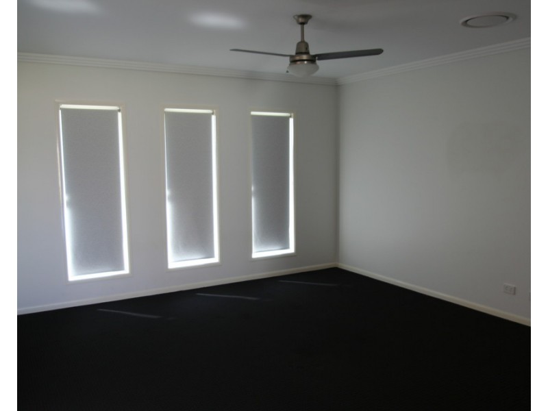 11 Sandown Street, Emerald QLD 4720