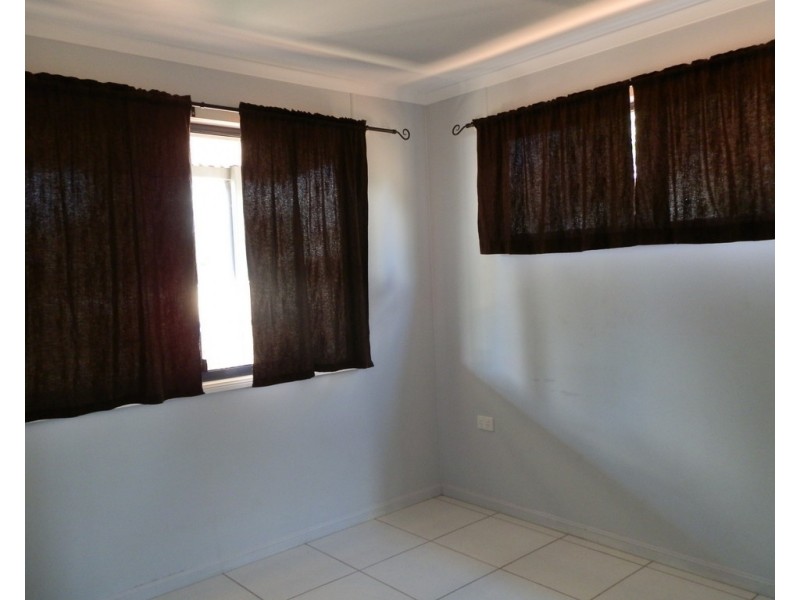 3A Gilbert Place, Emerald QLD 4720