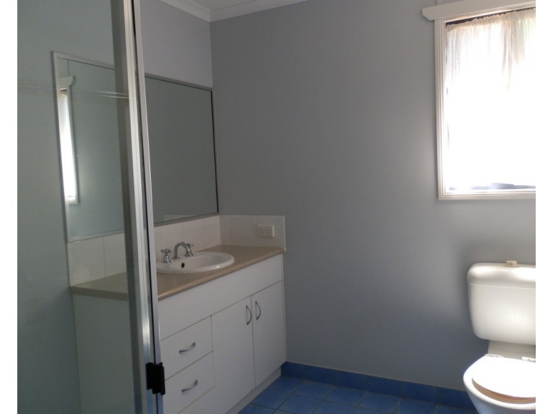 3A Gilbert Place, Emerald QLD 4720