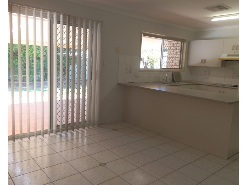 6 Edmonston Drive, Emerald QLD 4720
