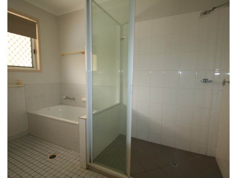 6 Edmonston Drive, Emerald QLD 4720