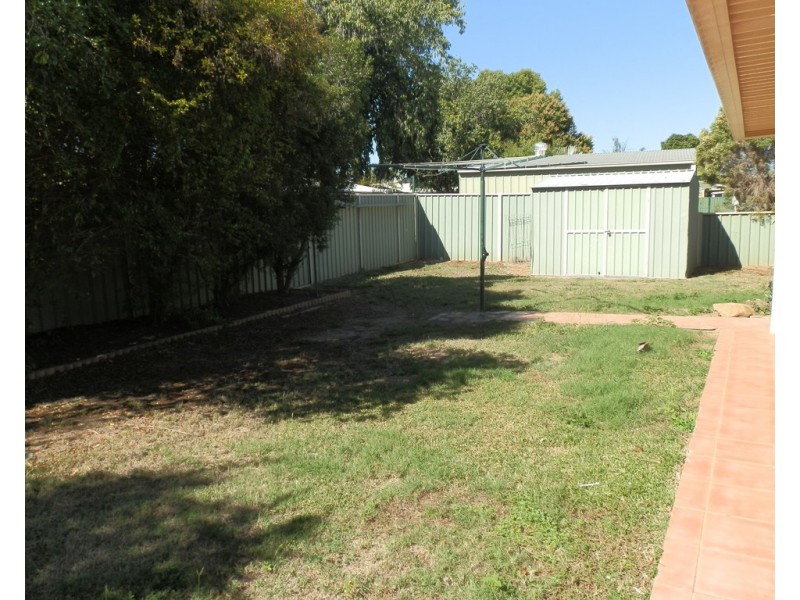 6 Edmonston Drive, Emerald QLD 4720