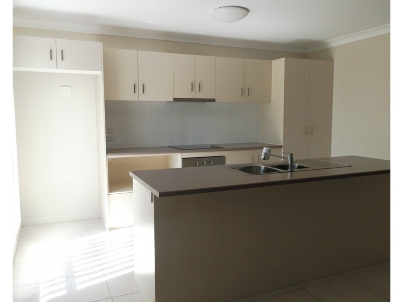 7 Ivers Place, Emerald QLD 4720