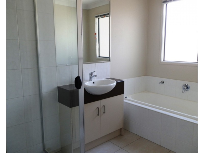 7 Ivers Place, Emerald QLD 4720