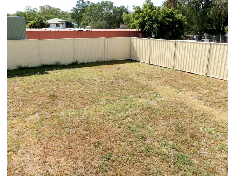 7 Ivers Place, Emerald QLD 4720