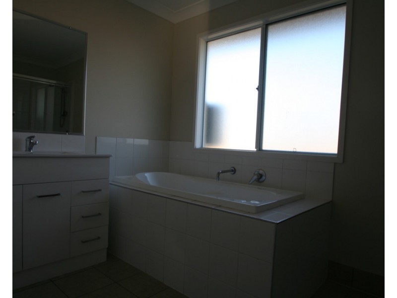 1 MOUNT MACARTHUR BOULEVARD, Capella QLD 4723