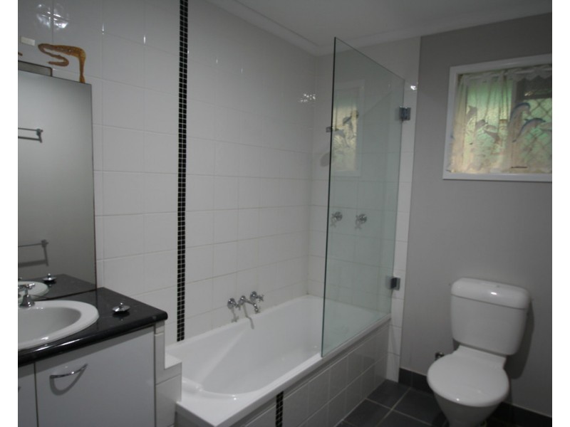 42 DAWN CRESCENT, Emerald QLD 4720