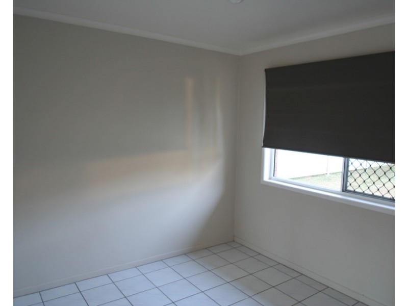 42 DAWN CRESCENT, Emerald QLD 4720