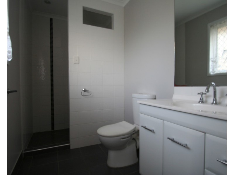 42 DAWN CRESCENT, Emerald QLD 4720