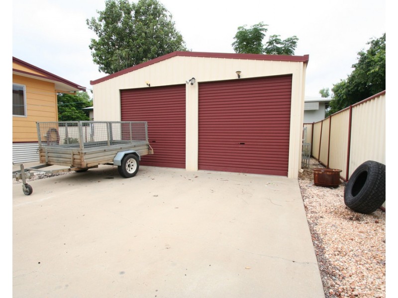 4 Expeller Court, Emerald QLD 4720