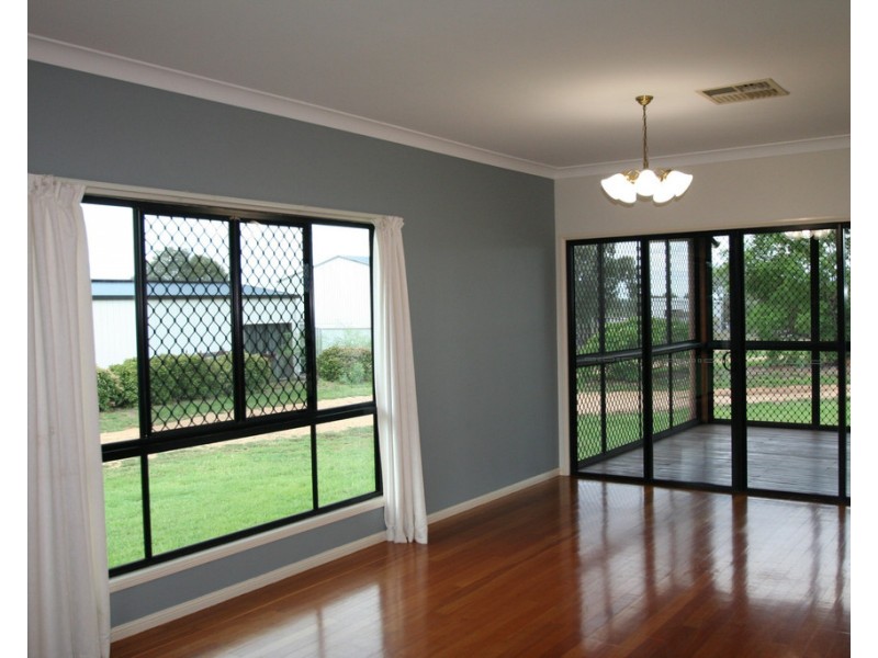 40 Edgewood Drive, Emerald QLD 4720