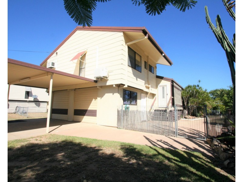 2 Andrew Place, Emerald QLD 4720